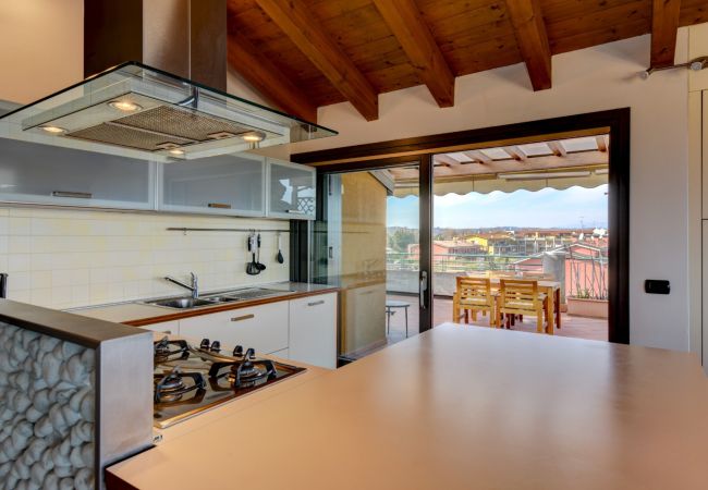 Appartamento a Desenzano del Garda - DesenzanoLoft Paradise Lake View Appartamento a Desenzano del Garda - DesenzanoLoft Paradise Lake View