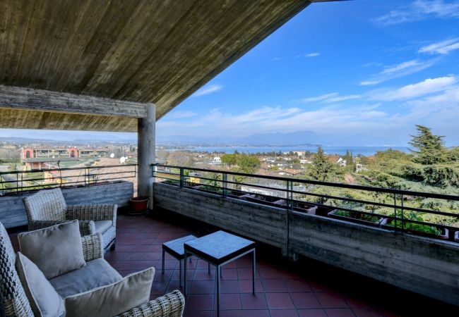 Appartamento a Desenzano del Garda - DesenzanoLoft Paradise Lake View Appartamento a Desenzano del Garda - DesenzanoLoft Paradise Lake View