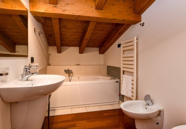 Appartamento a Desenzano del Garda - DesenzanoLoft Paradise Lake View Appartamento a Desenzano del Garda - DesenzanoLoft Paradise Lake View