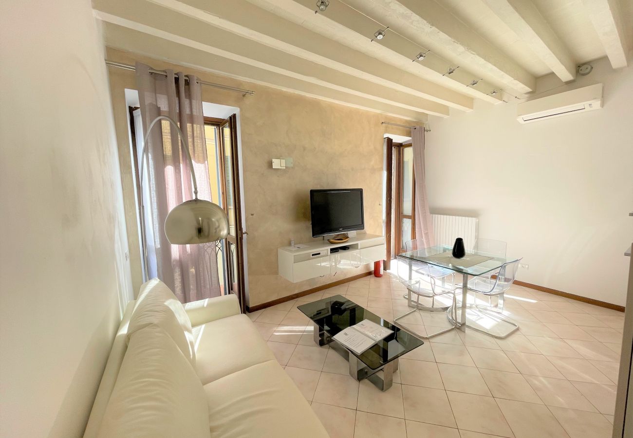 Desenzanoloft, appartamento, casa vacanze, Desenzano, Lago di Garda, affitti brevi, Sirmione