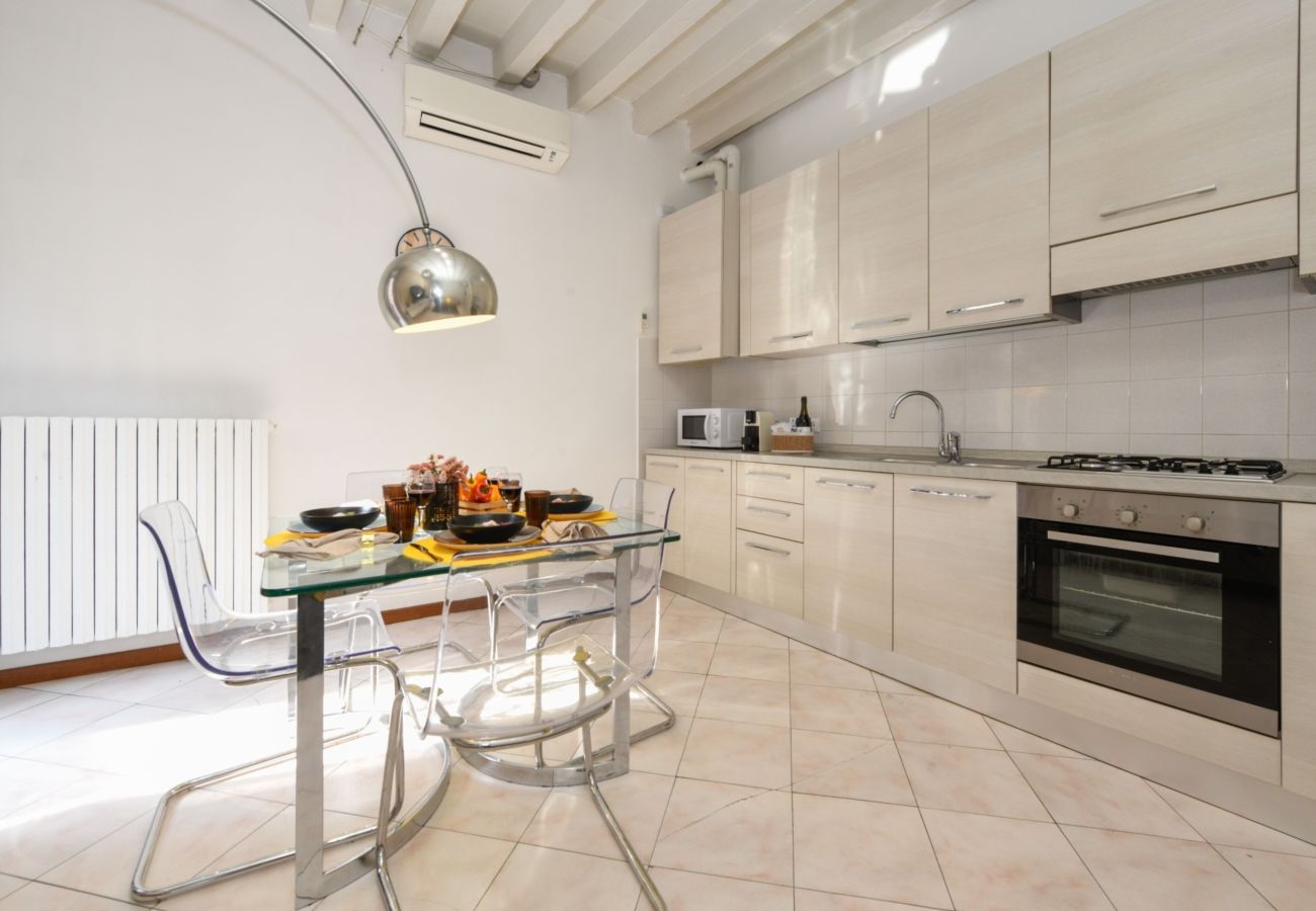 Appartamento a Desenzano del Garda - DesenzanoLoft Le Petit Bijou – Restyling 2025 – Centro Storico