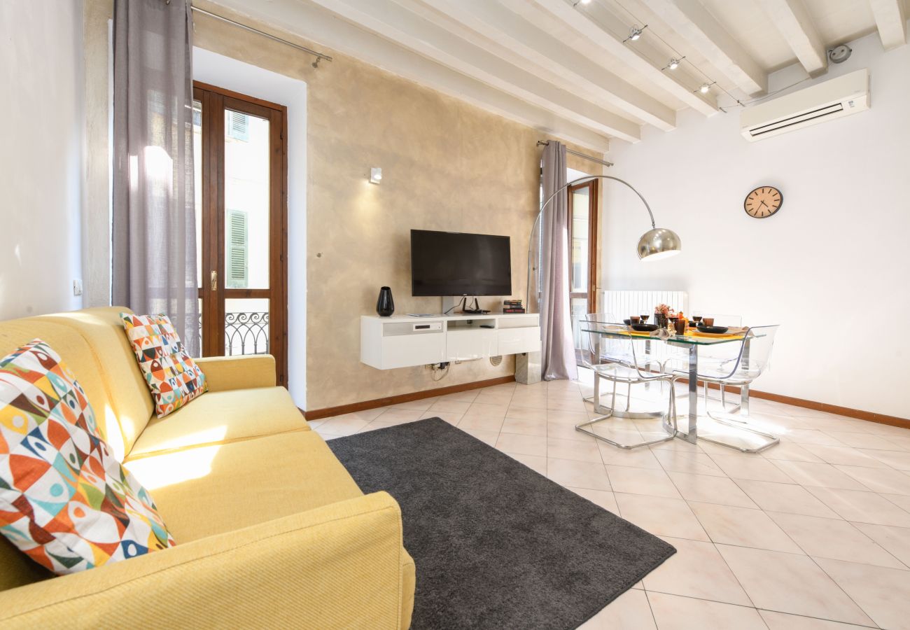Appartamento a Desenzano del Garda - DesenzanoLoft Le Petit Bijou – Restyling 2025 – Centro Storico