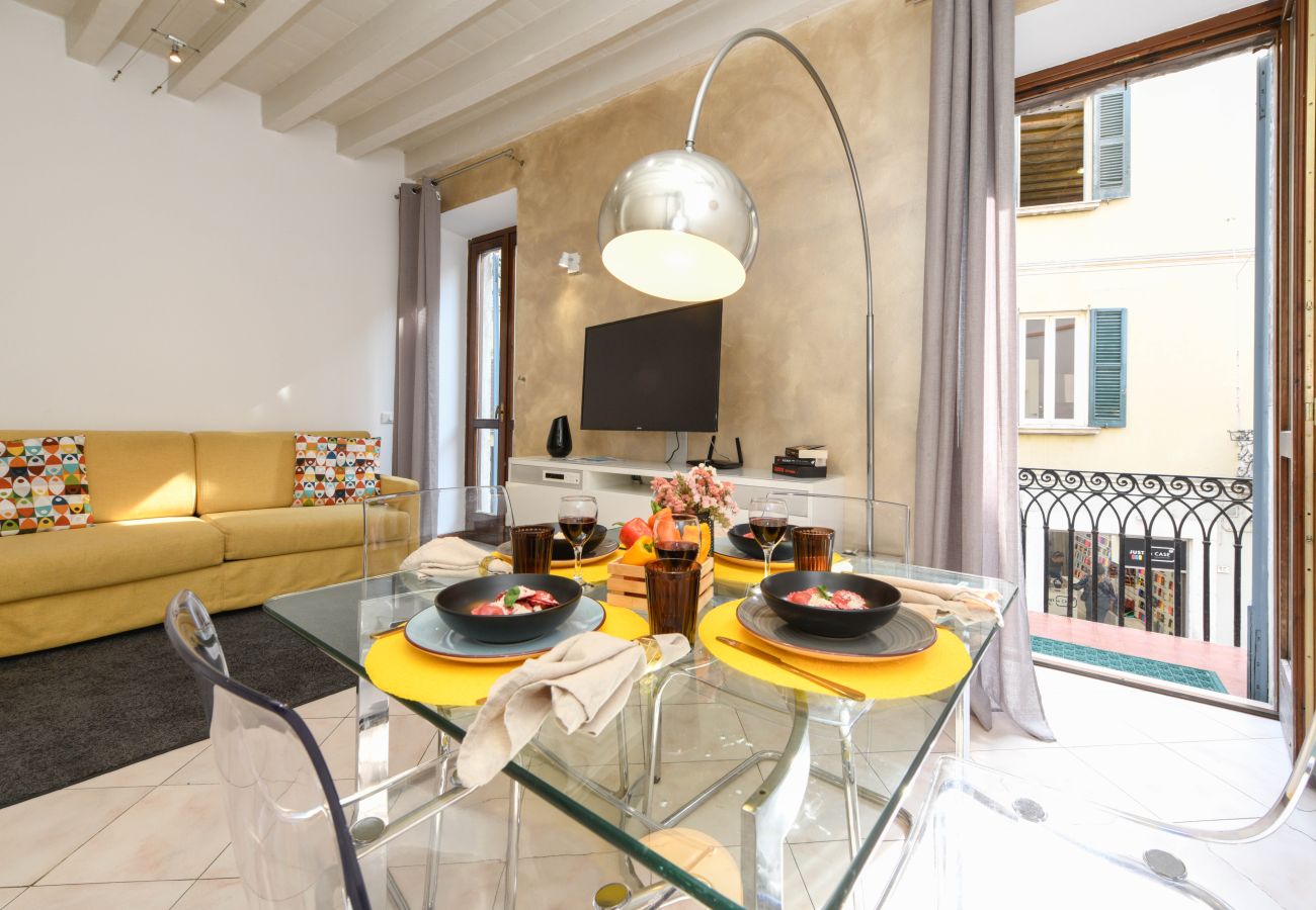 Appartamento a Desenzano del Garda - DesenzanoLoft Le Petit Bijou – Restyling 2025 – Centro Storico
