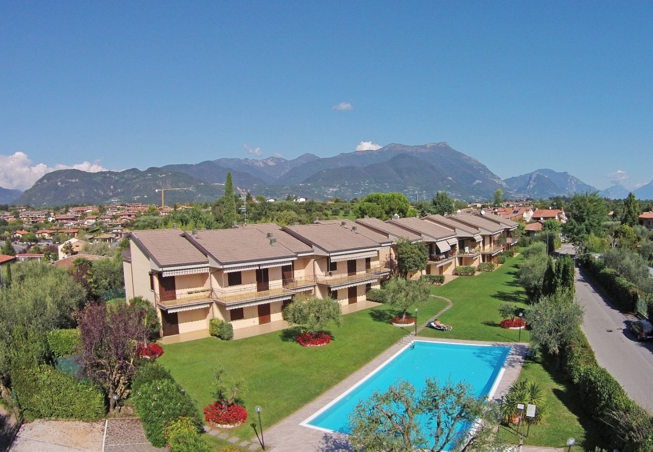 Appartamento a San Felice del Benaco - Roccolino appartamento con balcone e piscina in comune