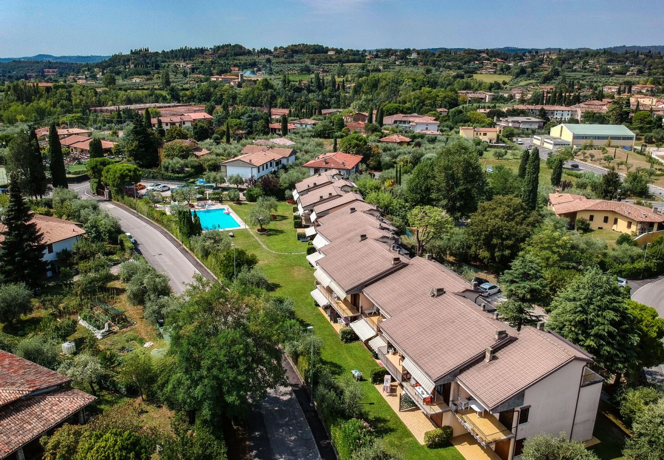 Appartamento a San Felice del Benaco - Roccolino appartamento con balcone e piscina in comune