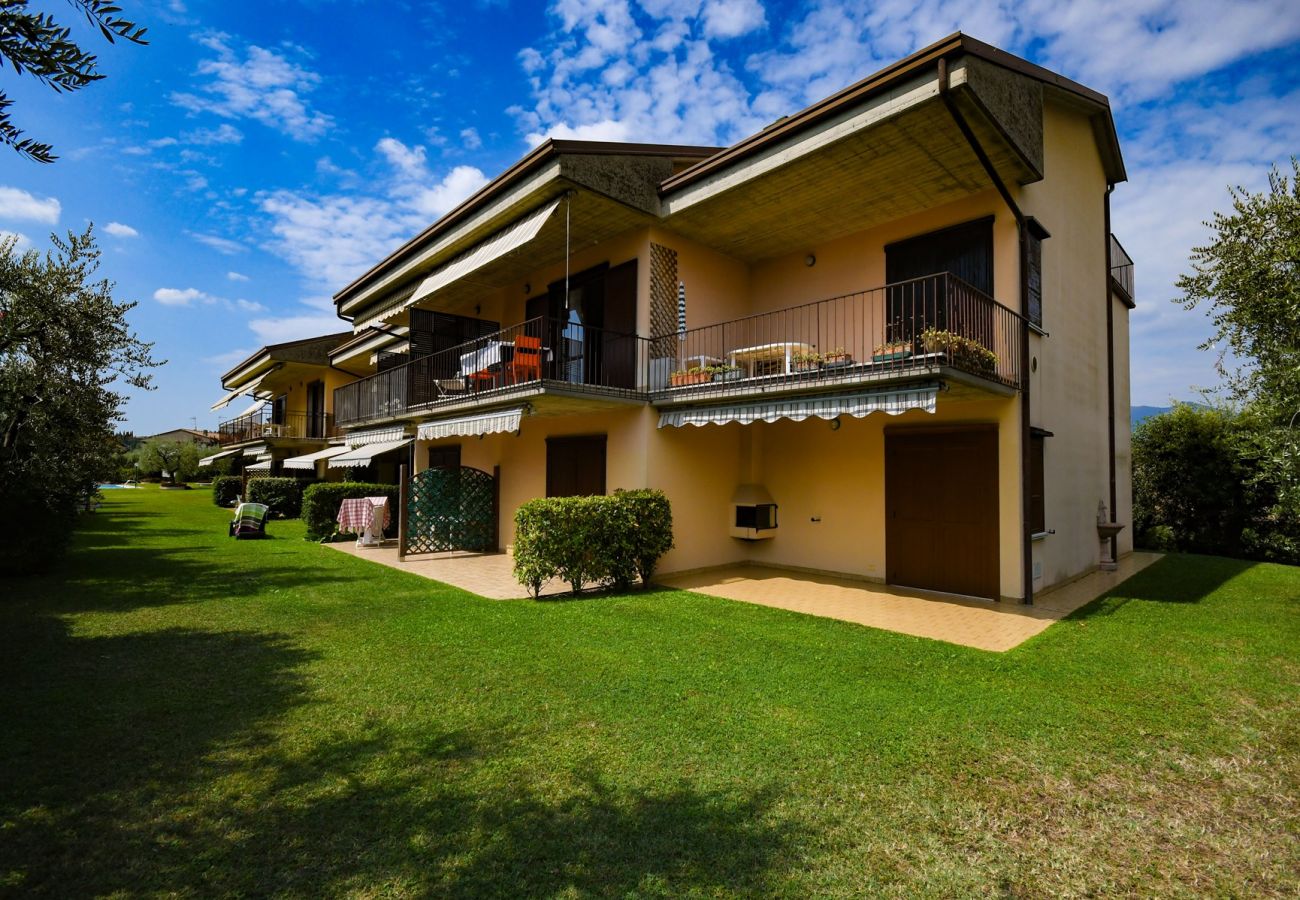 Appartamento a San Felice del Benaco - Roccolino appartamento con balcone e piscina in comune