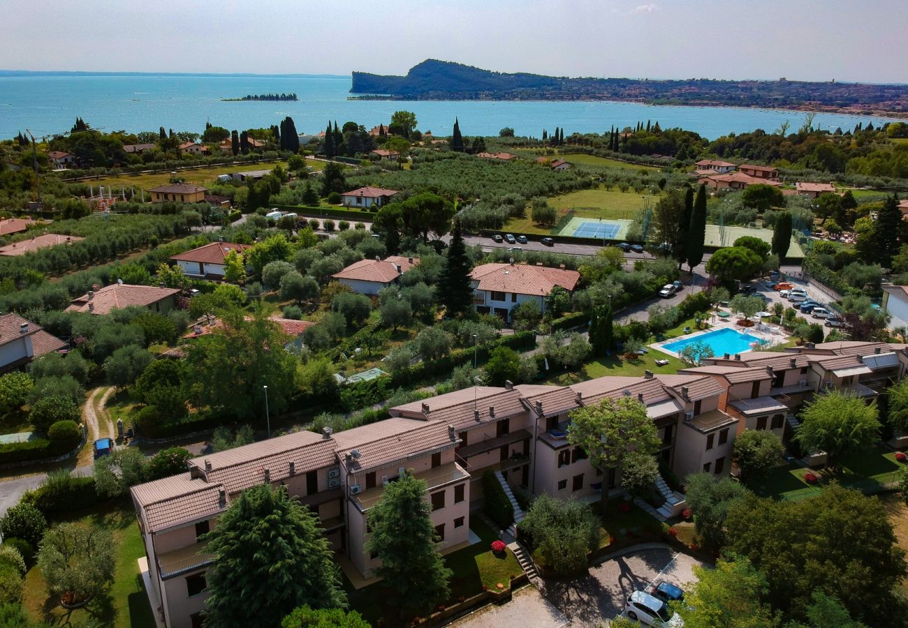 Appartamento a San Felice del Benaco - Roccolino appartamento con balcone e piscina in comune