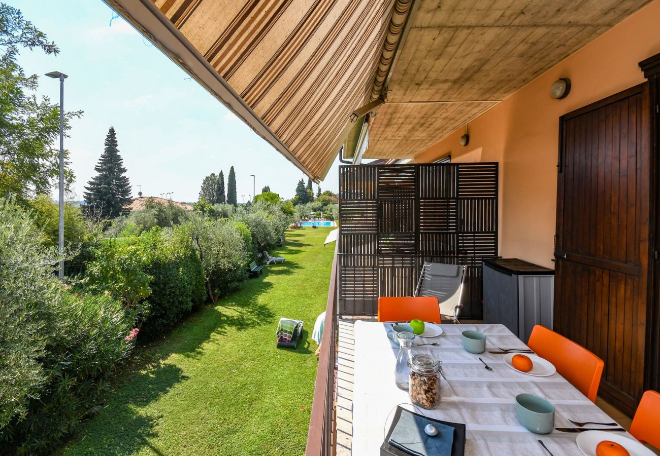 Appartamento a San Felice del Benaco - Roccolino appartamento con balcone e piscina in comune