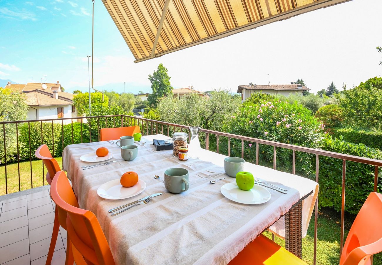 Appartamento a San Felice del Benaco - Roccolino appartamento con balcone e piscina in comune