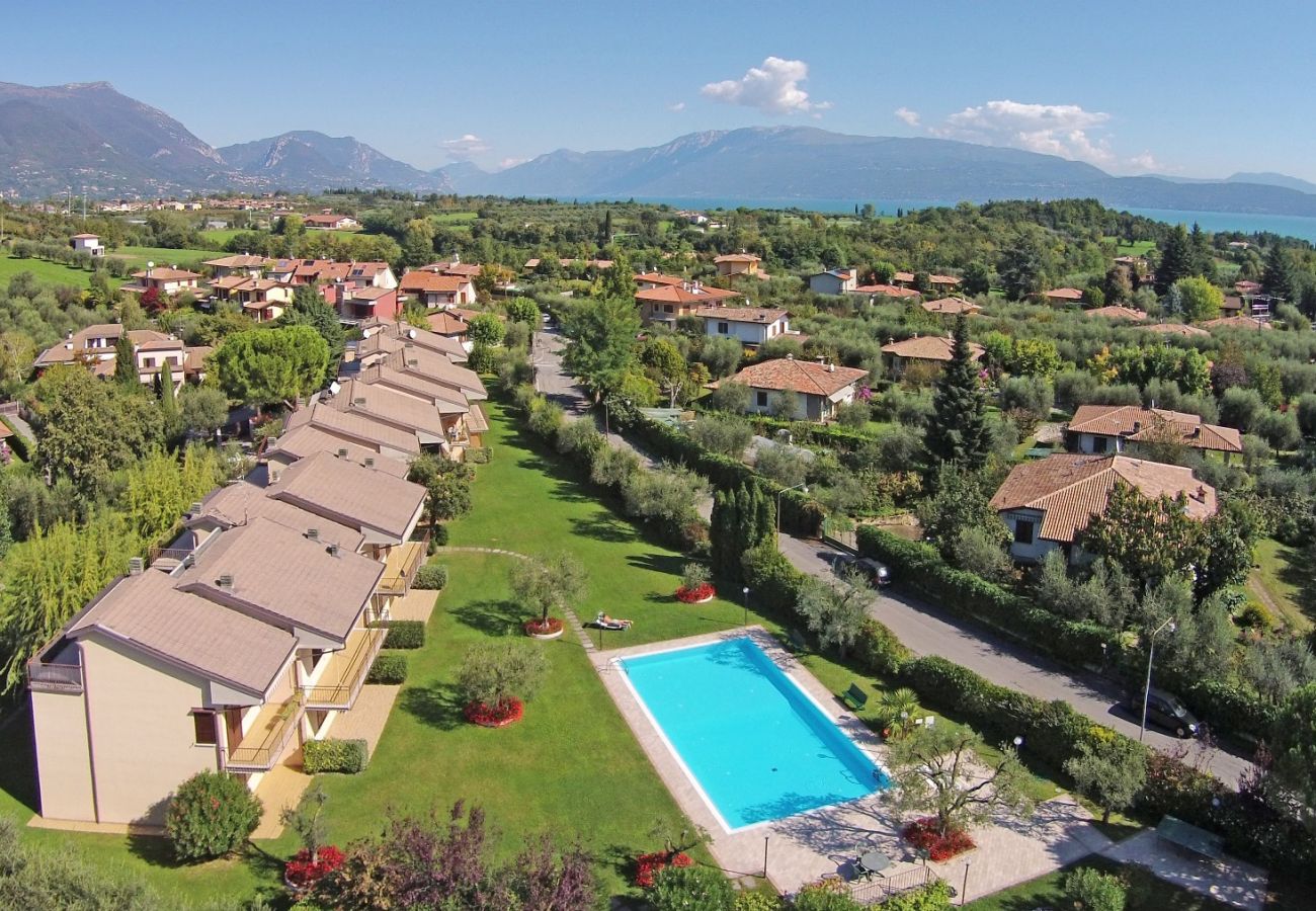 Appartamento a San Felice del Benaco - Roccolino appartamento con balcone e piscina in comune