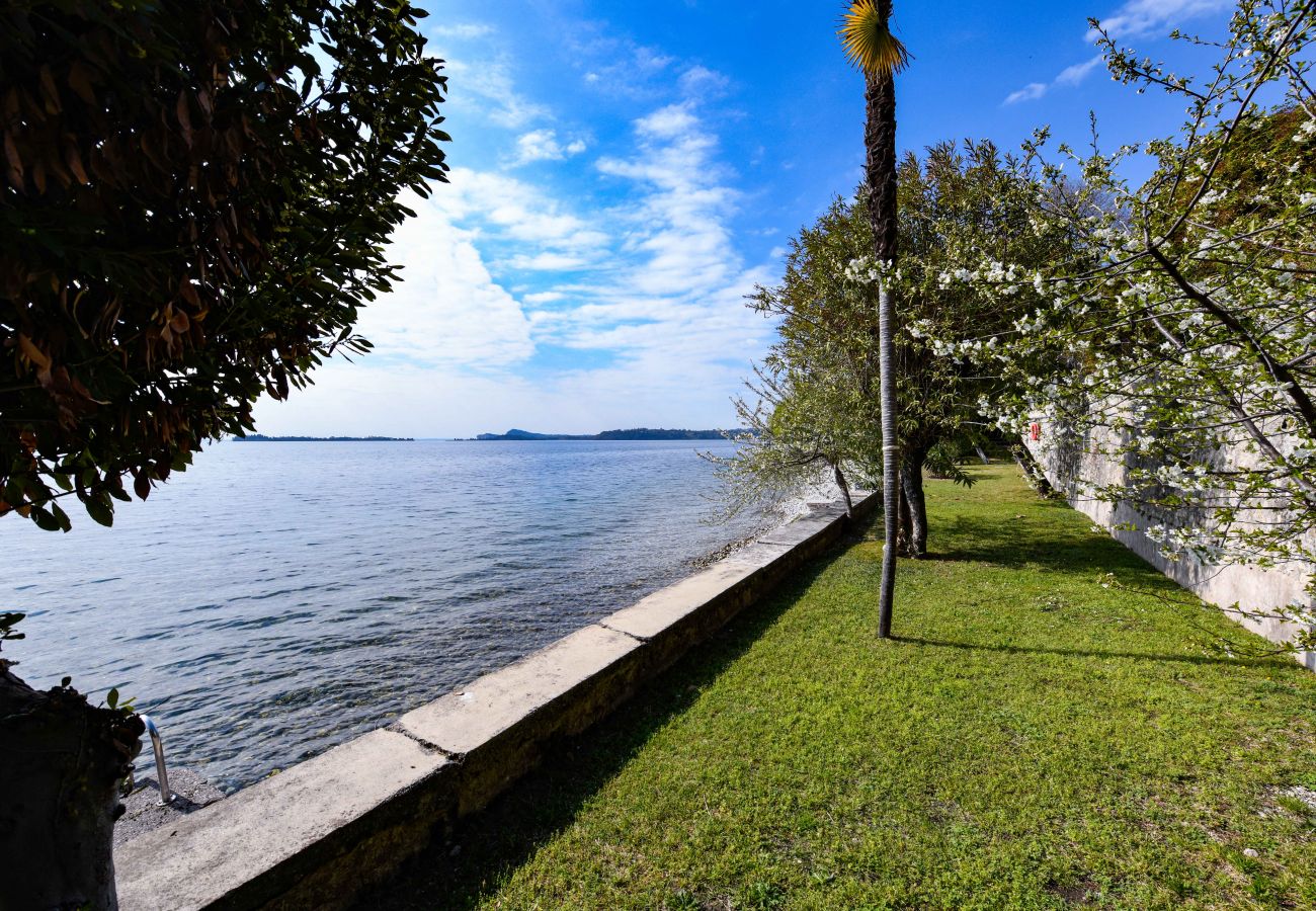 Villa a Gardone Riviera - Villa Magnolia a Lago - con giardino fronte lago Gardone Riviera