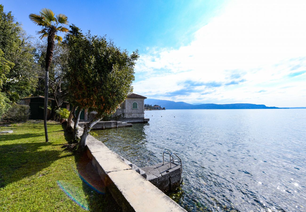 Villa a Gardone Riviera - Villa Magnolia a Lago - con giardino fronte lago Gardone Riviera