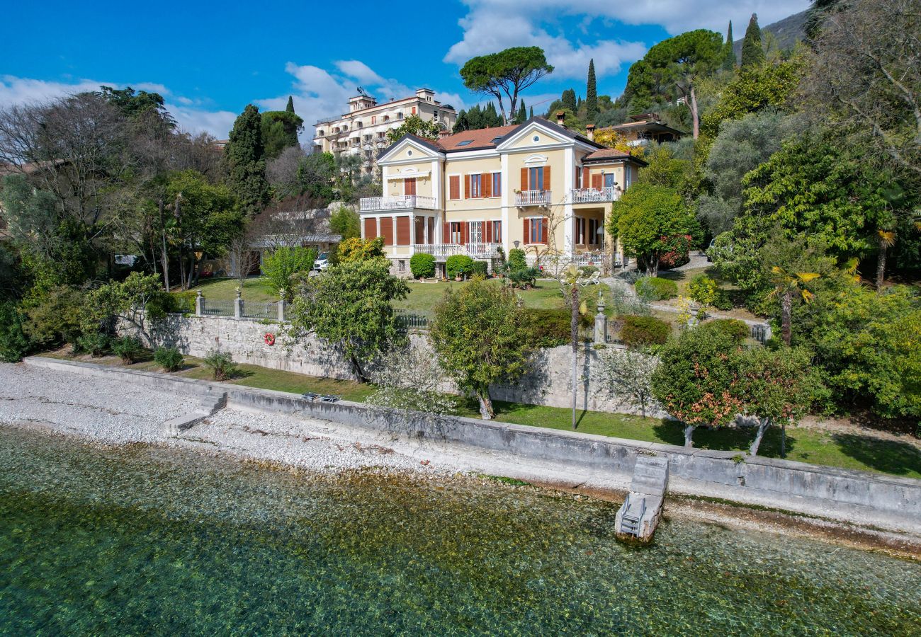 Villa a Gardone Riviera - Villa Magnolia a Lago - con giardino fronte lago Gardone Riviera