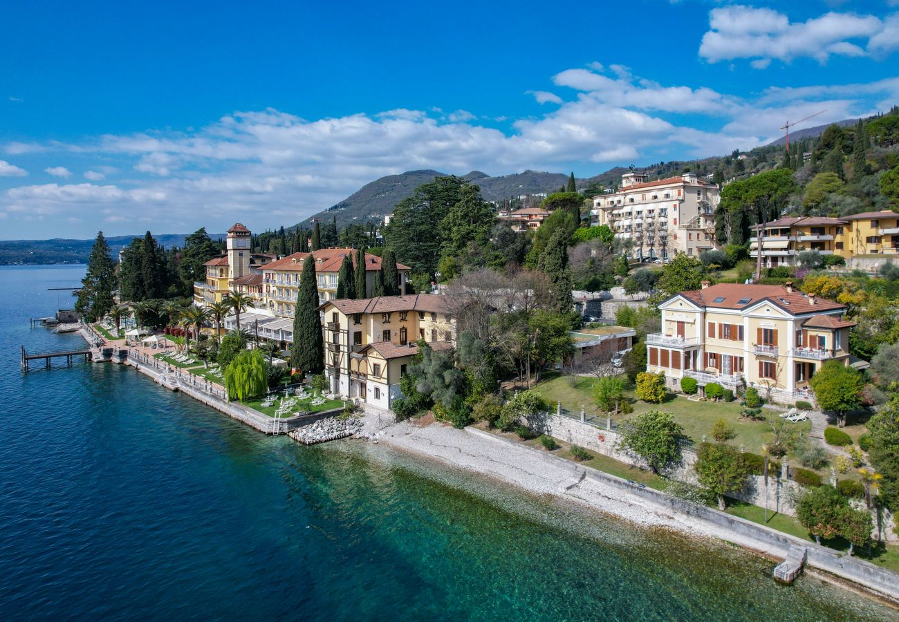 Villa a Gardone Riviera - Villa Magnolia a Lago - con giardino fronte lago Gardone Riviera