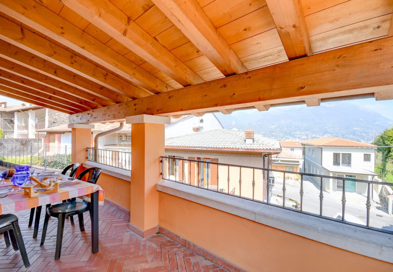 Appartamento a San Felice del Benaco - Cappuccino: appartamento con balcone vicino alla spiaggia di Portese-San Felice del Benaco