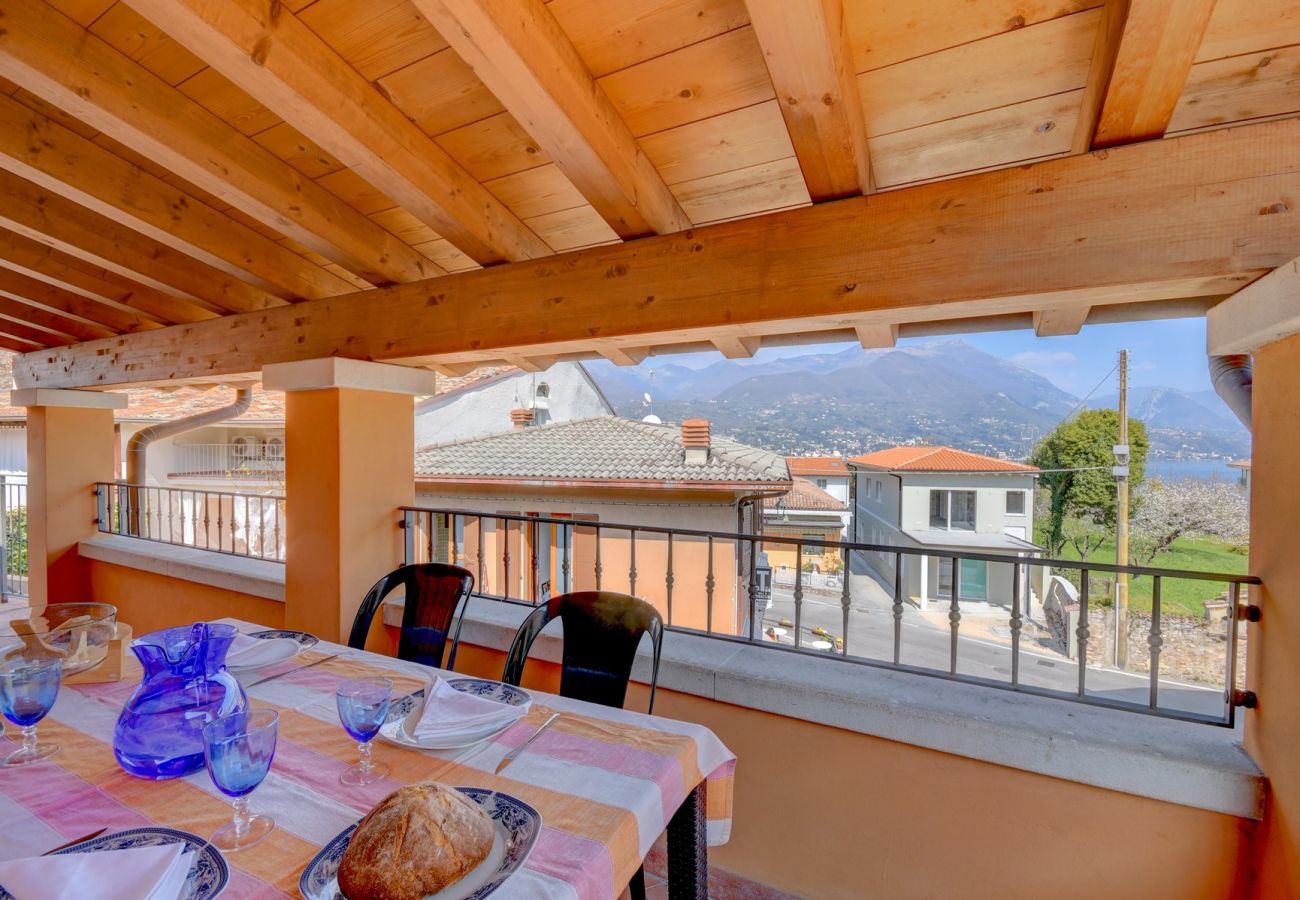 Appartamento a San Felice del Benaco - Cappuccino: appartamento con balcone vicino alla spiaggia di Portese-San Felice del Benaco