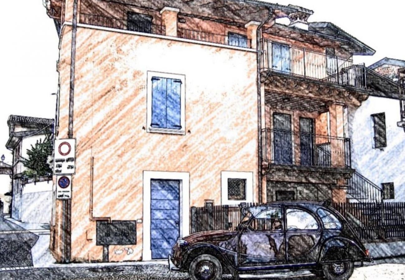 Appartamento a San Felice del Benaco - Cappuccino: appartamento con balcone vicino alla spiaggia di Portese-San Felice del Benaco