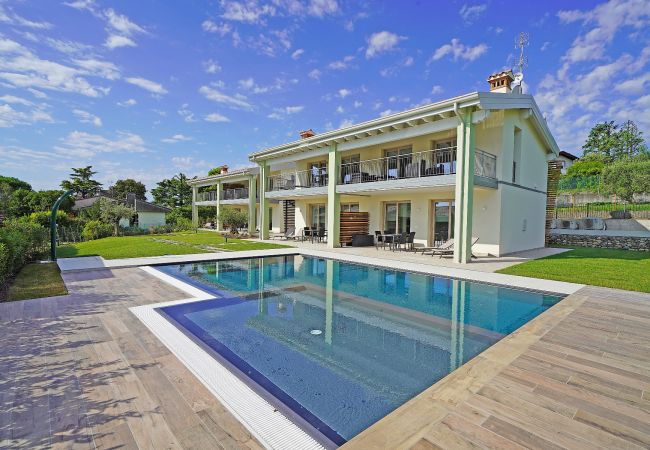 Studio a Manerba del Garda - Gardaliva 4: in piccolo residence con piscina vicino al lago