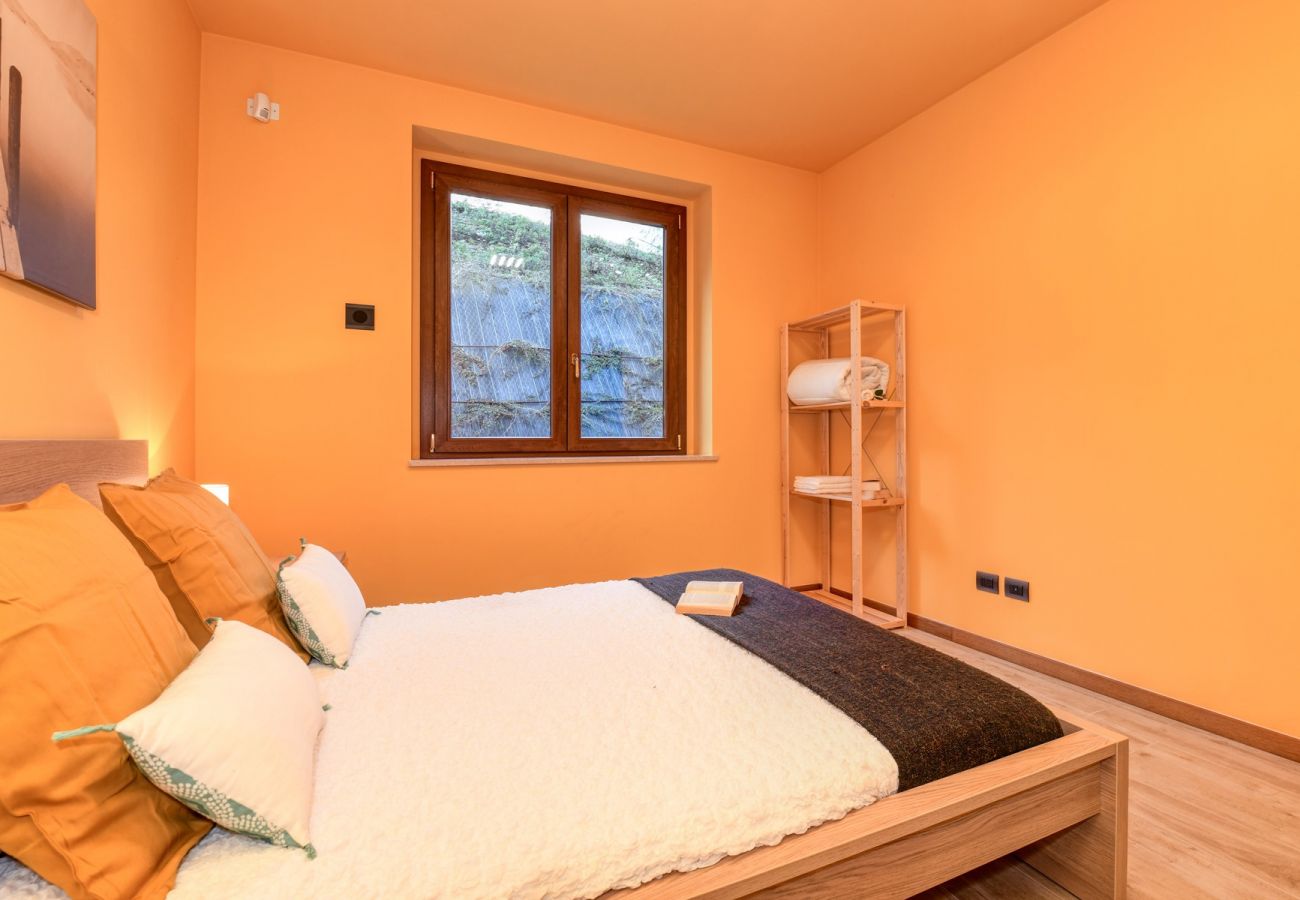 Villa a Polpenazze del Garda - Villa Sinfonia: con tre camere da letto e vista lago