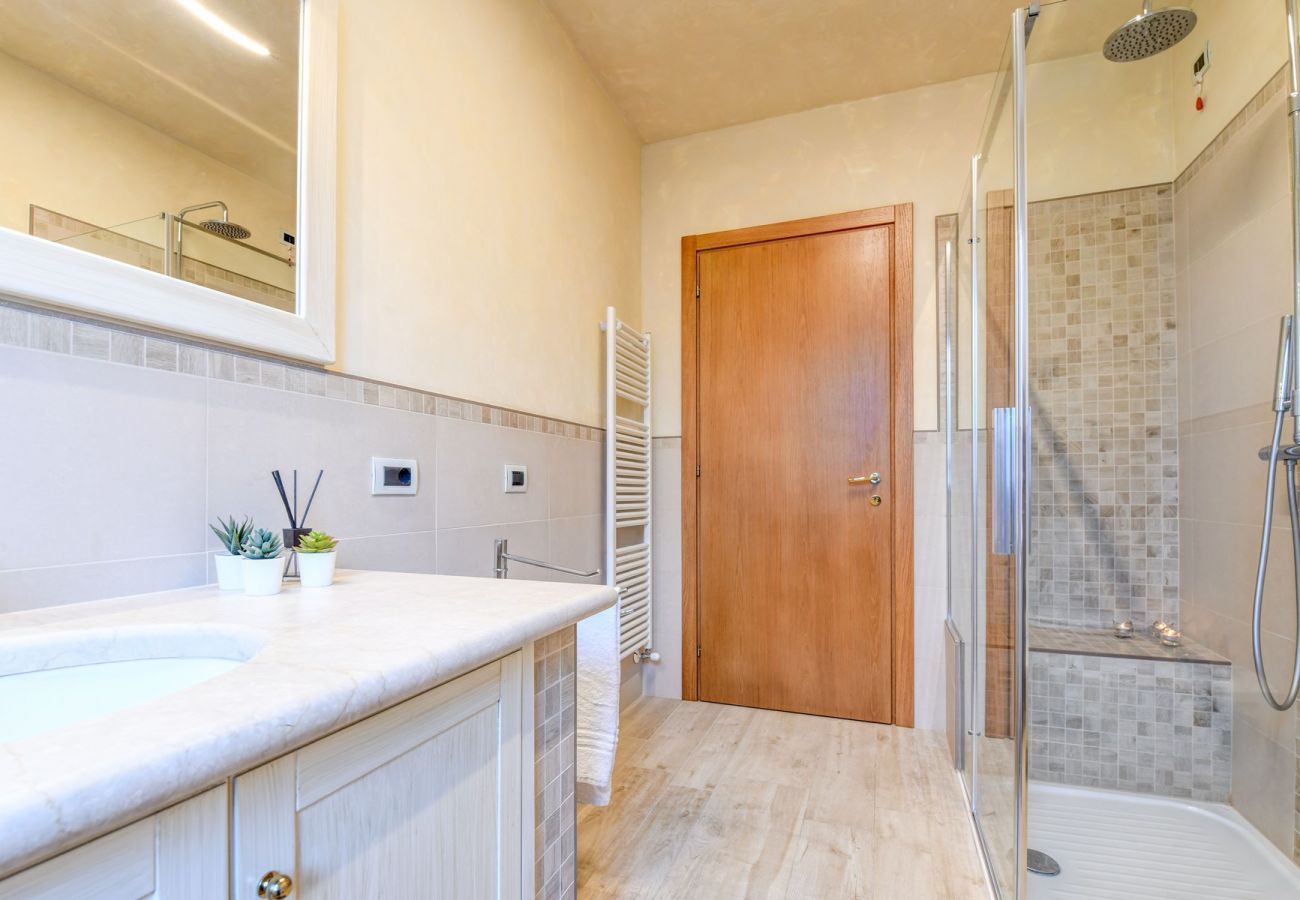 Villa a Polpenazze del Garda - Villa Sinfonia: con tre camere da letto e vista lago
