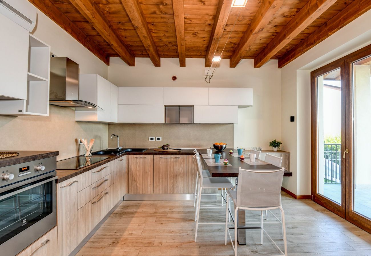 Villa a Polpenazze del Garda - Villa Sinfonia: con tre camere da letto e vista lago