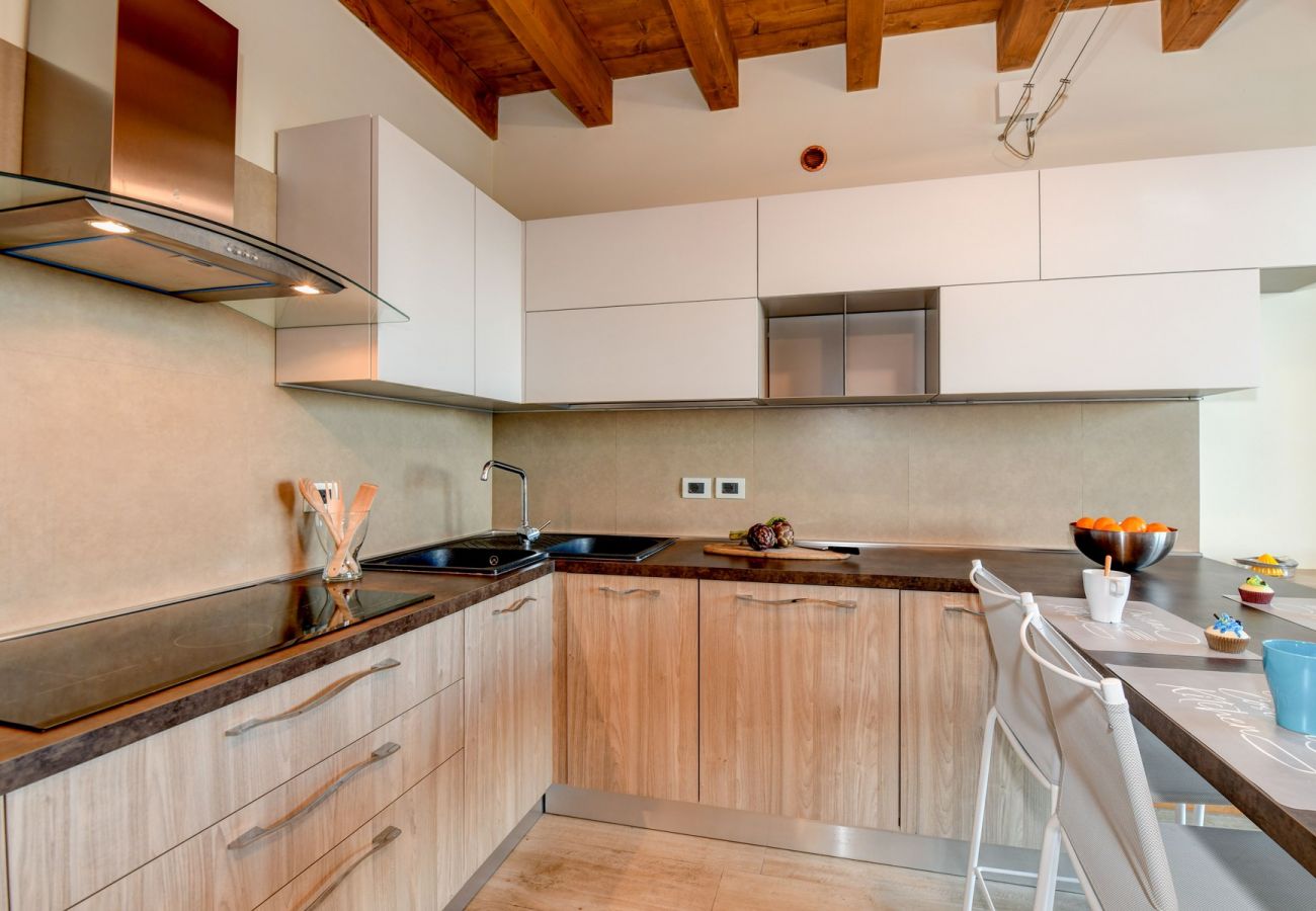 Villa a Polpenazze del Garda - Villa Sinfonia: con tre camere da letto e vista lago