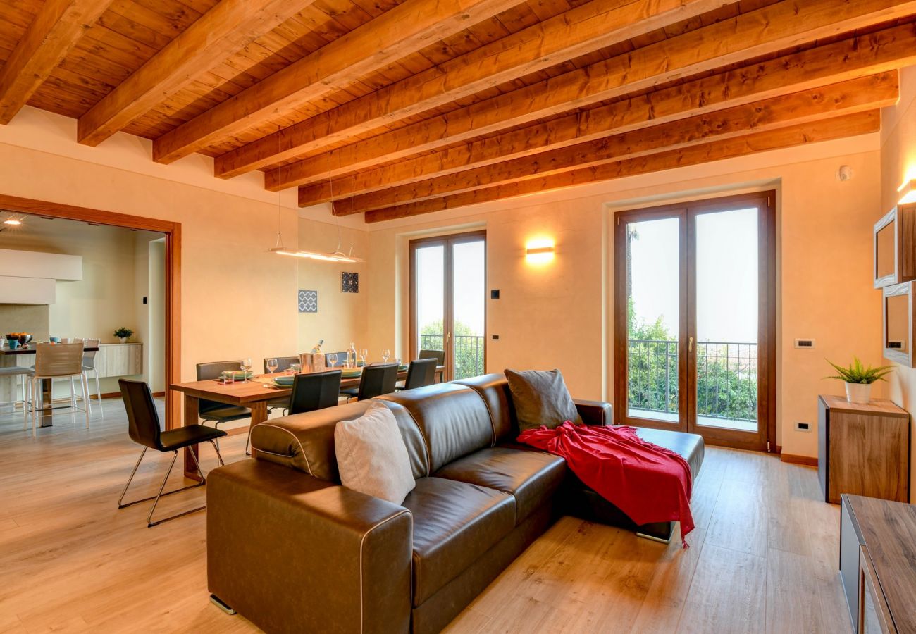 Villa a Polpenazze del Garda - Villa Sinfonia: con tre camere da letto e vista lago
