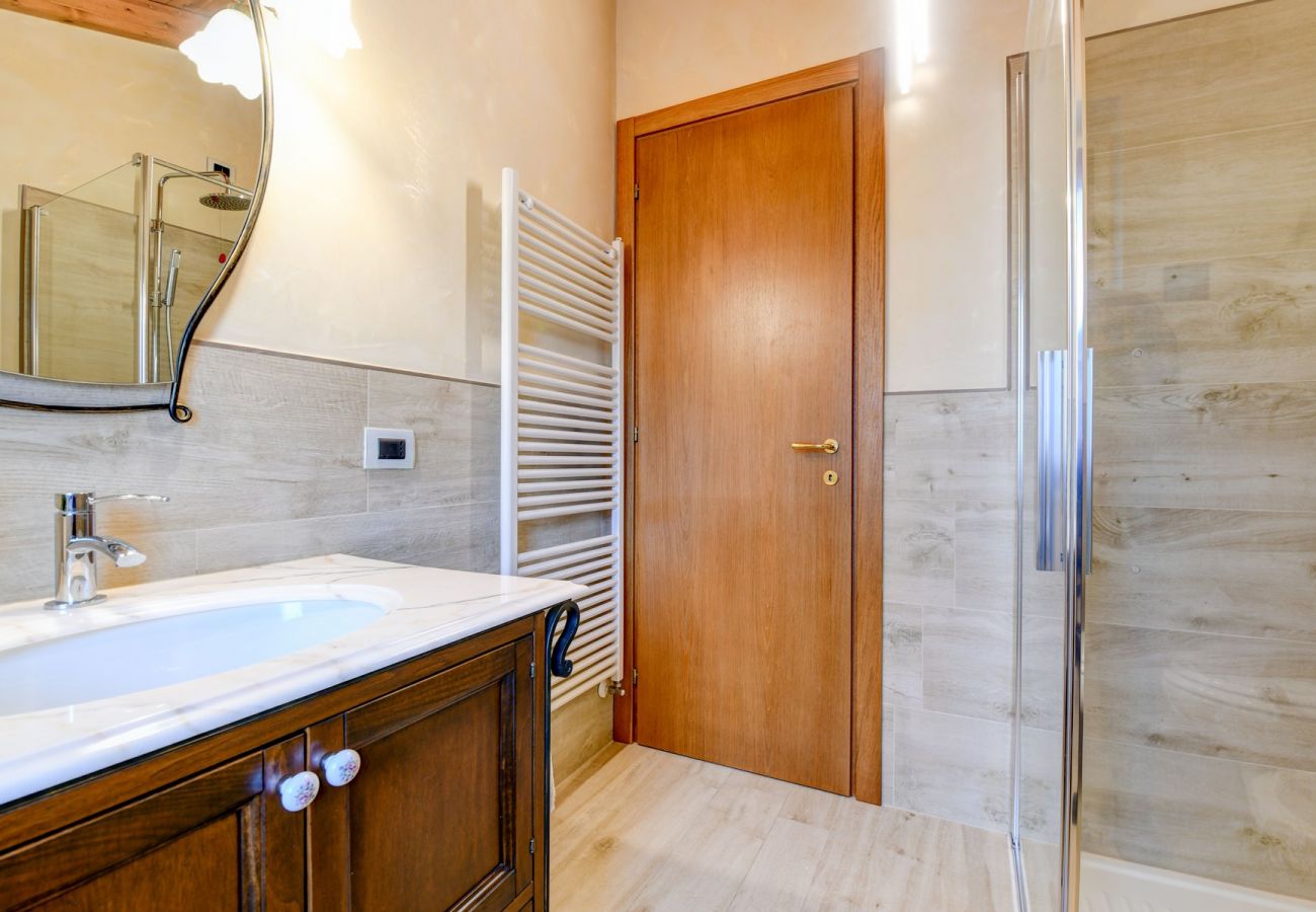 Villa a Polpenazze del Garda - Villa Sinfonia: con tre camere da letto e vista lago