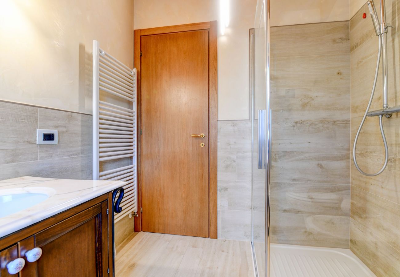 Villa a Polpenazze del Garda - Villa Sinfonia: con tre camere da letto e vista lago