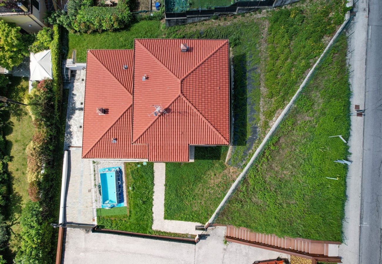 Villa a Polpenazze del Garda - Villa Sinfonia: con tre camere da letto e vista lago