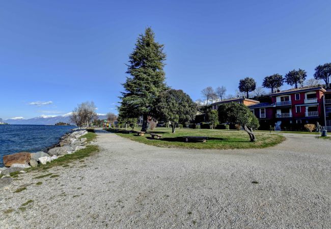Appartamento a Manerba del Garda - Lakefront Belvedere, direttamente a lago Appartamento a Manerba del Garda - Lakefront Belvedere, direttamente a lago