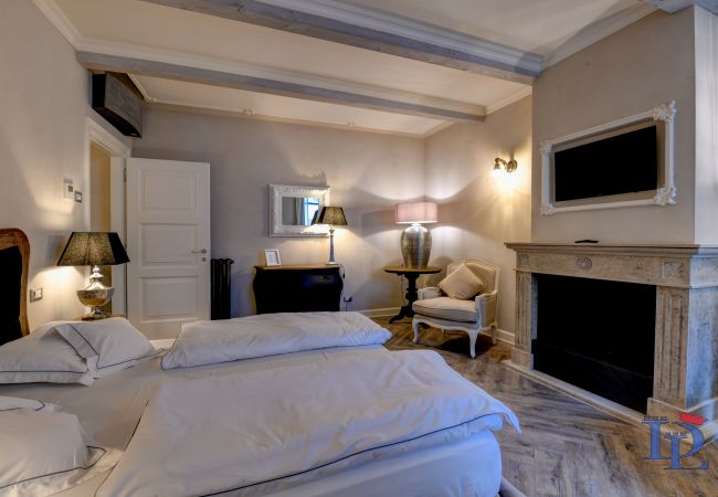 Appartamento a Desenzano del Garda - DesenzanoLoft : La Vite Luxury Appartment 1 (CIR 017067 CNI 00319)