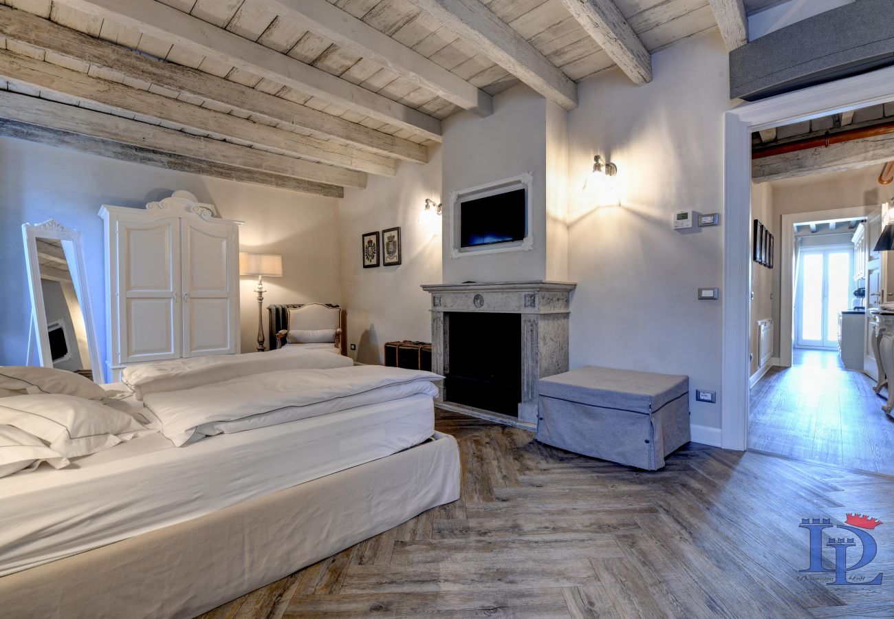 Appartamento a Desenzano del Garda - DesenzanoLoft : La Vite Luxury Appartment 2 (CIR 017067 CNI 00319)	