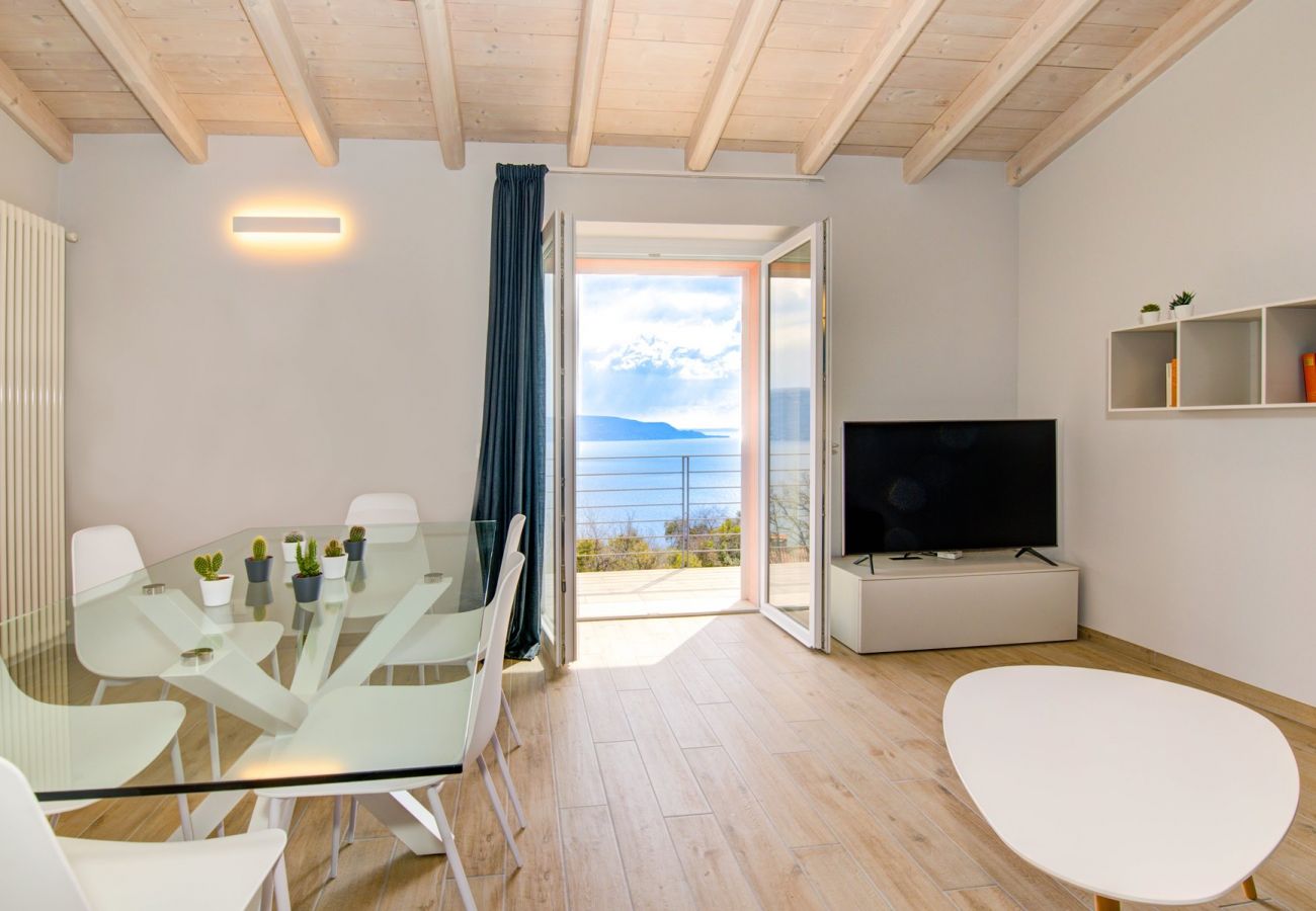 Villa a Toscolano-Maderno - Le Casette - Leccino con vista lago, piscina e jacuzzi