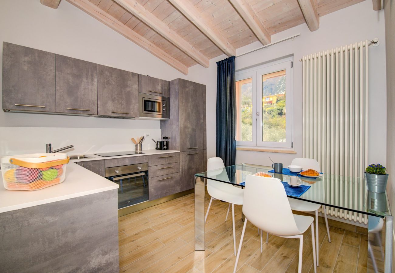 Villa a Toscolano-Maderno - Le Casette - Leccino con vista lago, piscina e jacuzzi