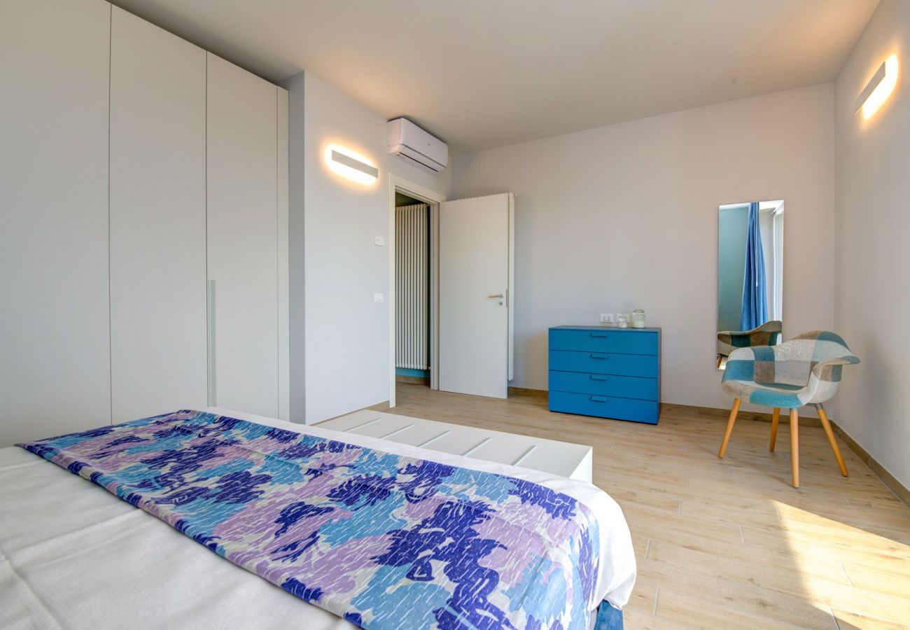 Villa a Toscolano-Maderno - Le Casette - Leccino con vista lago, piscina e jacuzzi