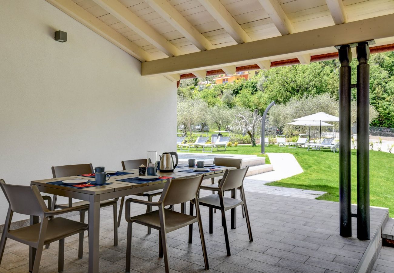 Villa a Toscolano-Maderno - Le Casette - Leccino con vista lago, piscina e jacuzzi