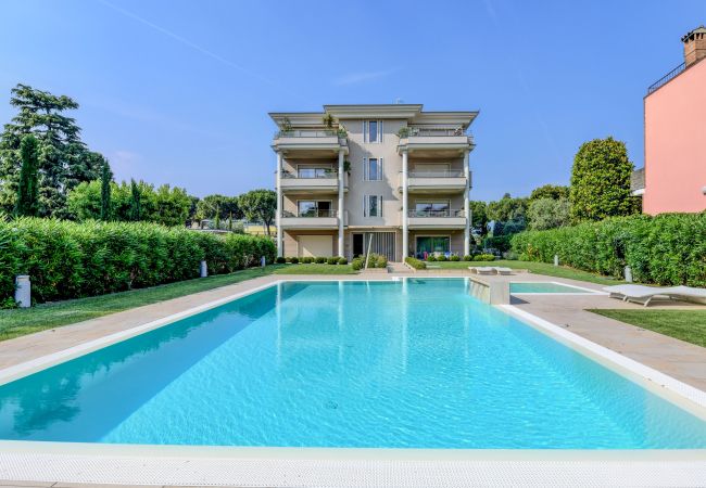 Appartamento a Desenzano del Garda - Desenzanoloft Oscar Luxury Suite Appartamento a Desenzano del Garda - Desenzanoloft Oscar Luxury Suite