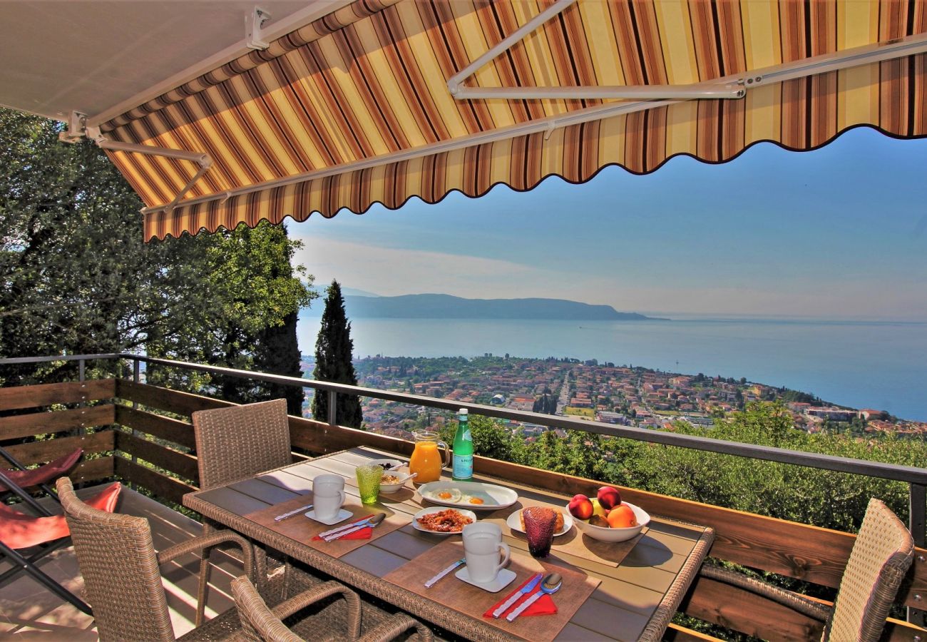 Appartamento a Toscolano-Maderno - Oriolo: con vista fantastica sul lago di Garda