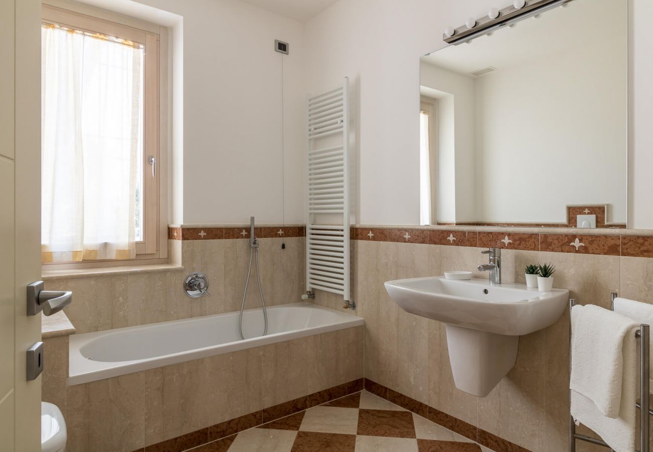 Villa a Padenghe sul Garda - Villa Gioia con piscina privata