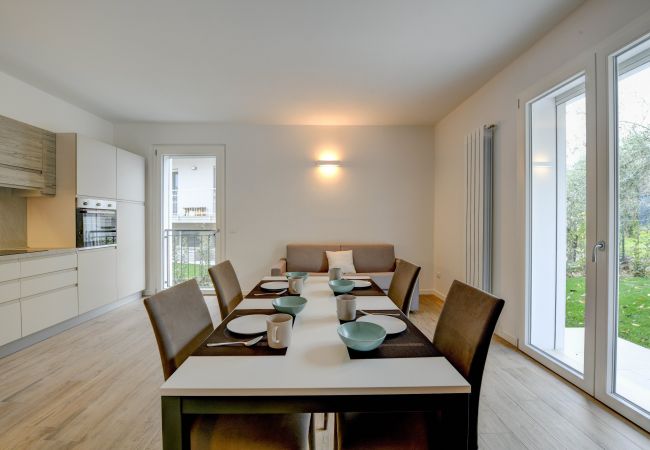 Appartamento a Toscolano-Maderno - Maison Bellini: a due passi dal lago con piscina Appartamento a Toscolano-Maderno - Maison Bellini: a due passi dal lago con piscina