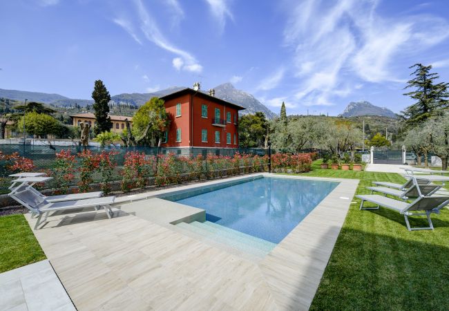 Appartamento a Toscolano-Maderno - Maison Bellini: a due passi dal lago con piscina