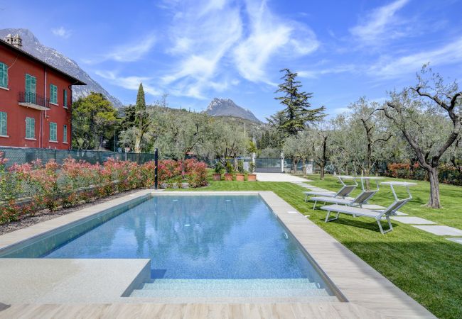 Appartamento a Toscolano-Maderno - Maison Bellini: a due passi dal lago con piscina Appartamento a Toscolano-Maderno - Maison Bellini: a due passi dal lago con piscina
