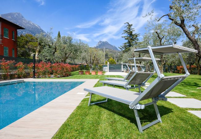 Appartamento a Toscolano-Maderno - Maison Bellini: a due passi dal lago con piscina Appartamento a Toscolano-Maderno - Maison Bellini: a due passi dal lago con piscina