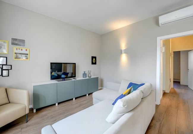 Appartamento a Desenzano del Garda - DesenzanoLoft Bacco Appartamento a Desenzano del Garda - DesenzanoLoft Bacco