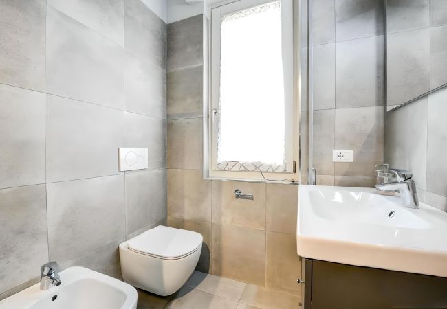 Appartamento a Desenzano del Garda - DesenzanoLoft Bacco Appartamento a Desenzano del Garda - DesenzanoLoft Bacco