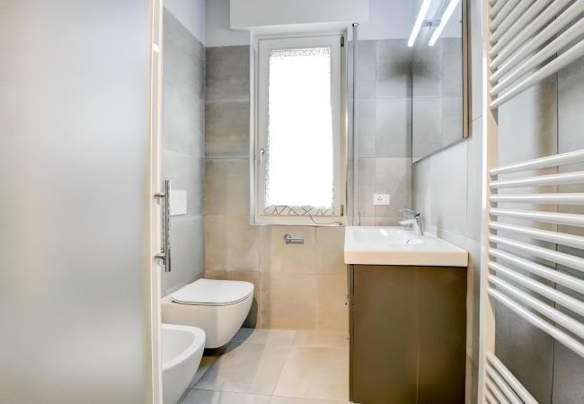 Appartamento a Desenzano del Garda - DesenzanoLoft Bacco Appartamento a Desenzano del Garda - DesenzanoLoft Bacco