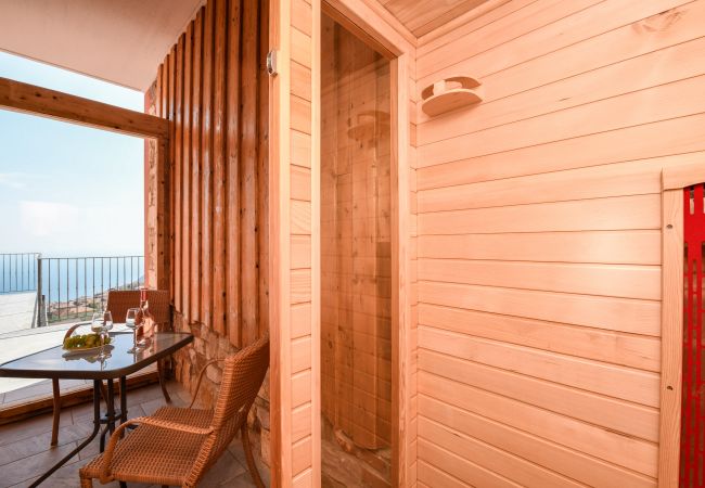 Appartamento a Tignale - Appartamento Regina con vista lago e sauna privata