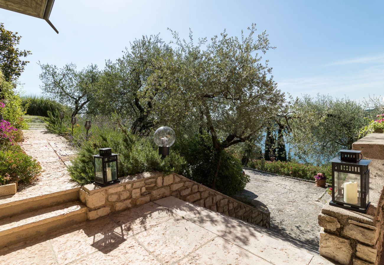 Villa a Salò - Villa Cuore con vista lago e piscina privata