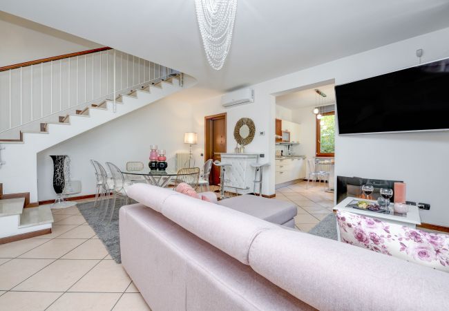 Villa a Desenzano del Garda - DesenzanoLoft Villa Luxury Jacuzzi & Garden Villa a Desenzano del Garda - DesenzanoLoft Villa Luxury Jacuzzi & Garden